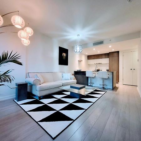 Your Perfect Escape - Modern Landmark Condo In Downtown Calgary - Free Parking- Premium Location Exterior photo